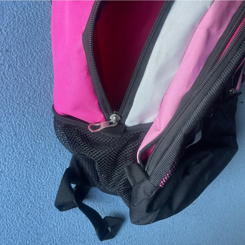 Large adidas backpack with multiple storage pockets space for laptop and pencils - Picture 7 of 12
